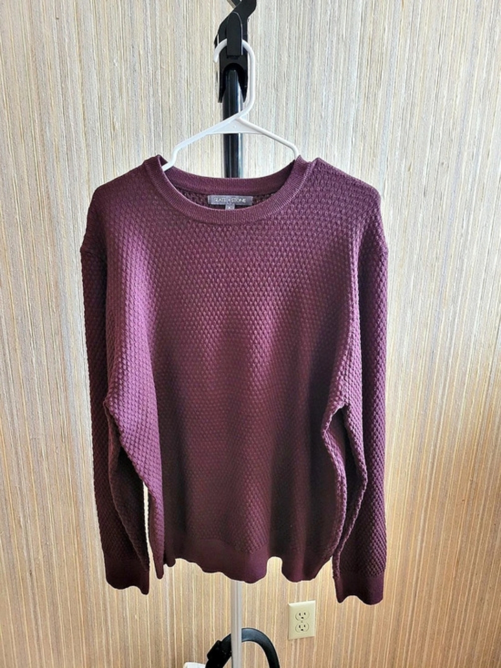 Slate & Stone Textured Crewneck Sweater in Burgundy XL